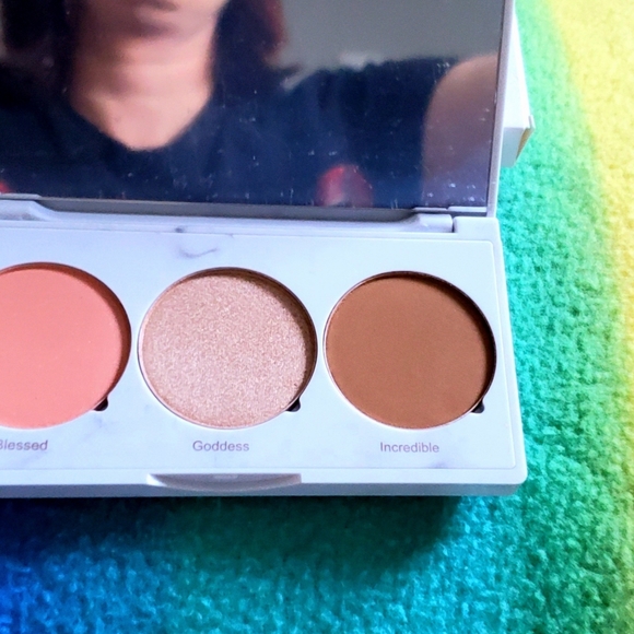 Blush and highlighter bundle - Picture 10 of 14